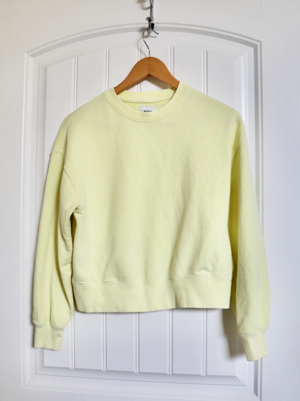 Zara Kids Light Yellow Crewneck Sweatshirt Size 11/12 Relaxed Fit Ribbed Cuffs